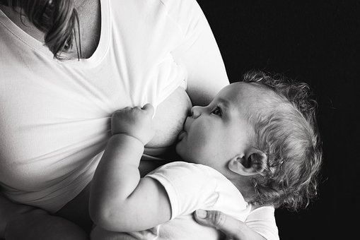 breastfeeding-2428378__340